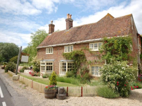 4 Bed in Corfe Mullen THOLD
